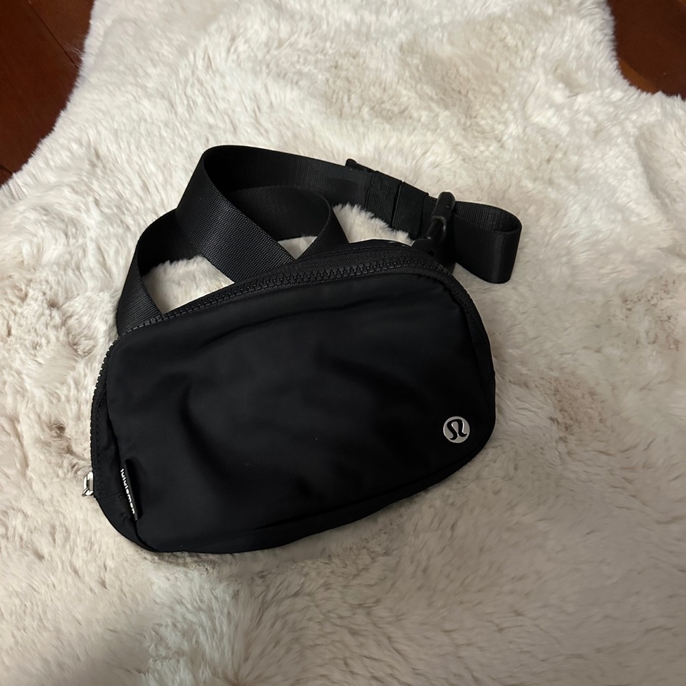 Lululemon belt bag